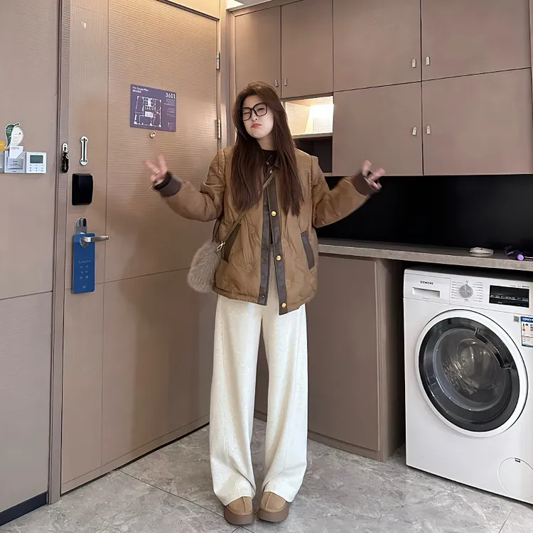 南岛风新款秋冬拼接皮翻领宽松大码白鸭绒羽绒服女外套ZYY84