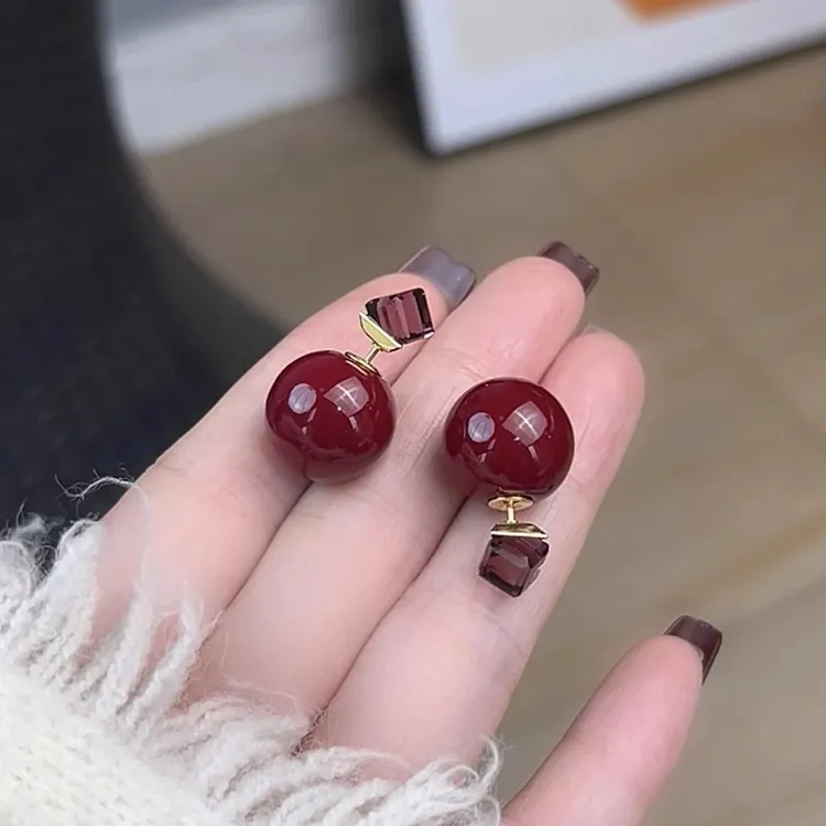 GEFFETA/格菲塔 铜合金锆石耳饰 新款春夏韩版复古酒红色球球耳钉