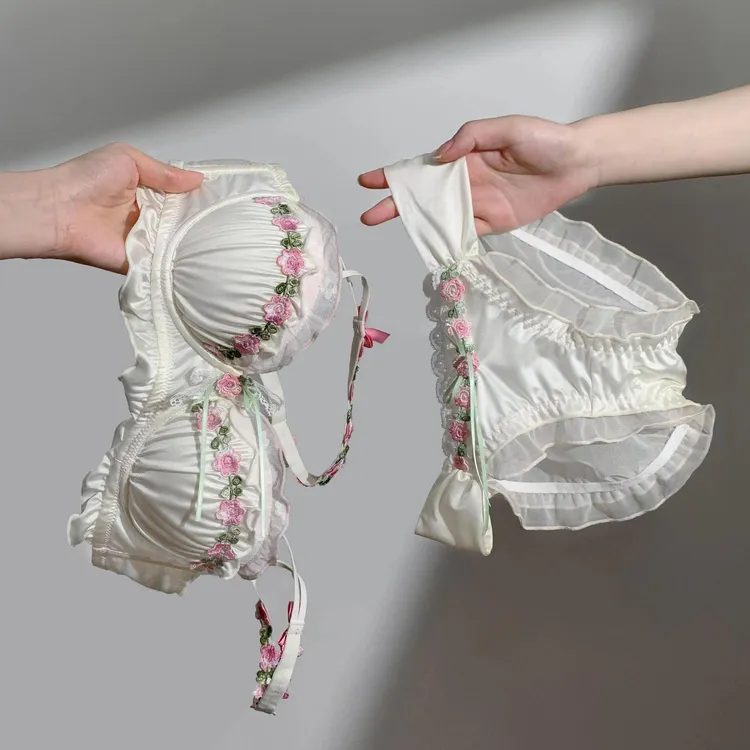 新款绸缎法式纯欲甜美蕾丝少女内衣半杯小胸聚拢性感文胸套装爆款