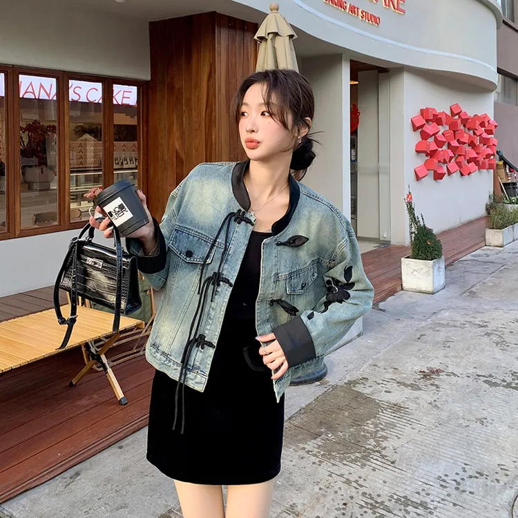 短外套新款国风牛仔外套2024春季女装新款时尚电脑贴花盘扣短