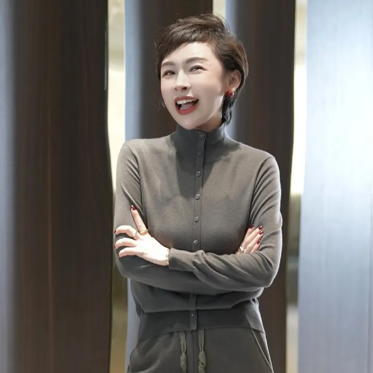 【半高领】套头纯色假纽扣绵羊毛打底针织衫MG3236