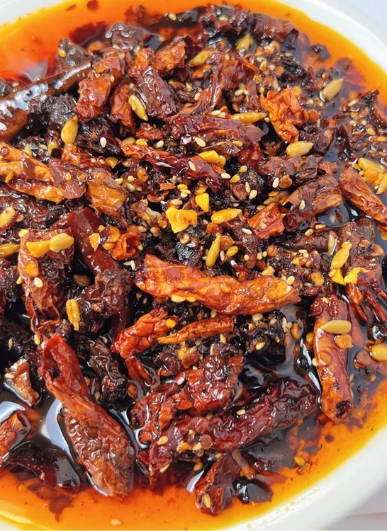贵州特产，羊肉粉秘制油辣椒辣美味拌粉拌面拌凉菜