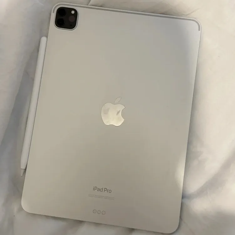 95新 Apple/苹果 8代 iPad娱乐超薄办公追剧游戏学生学习平板电脑