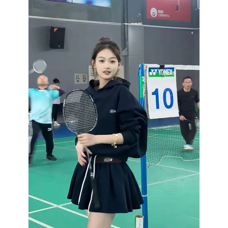 时尚洋气运动套装女春秋季高级感百搭连帽卫衣半身短裙休闲两件套