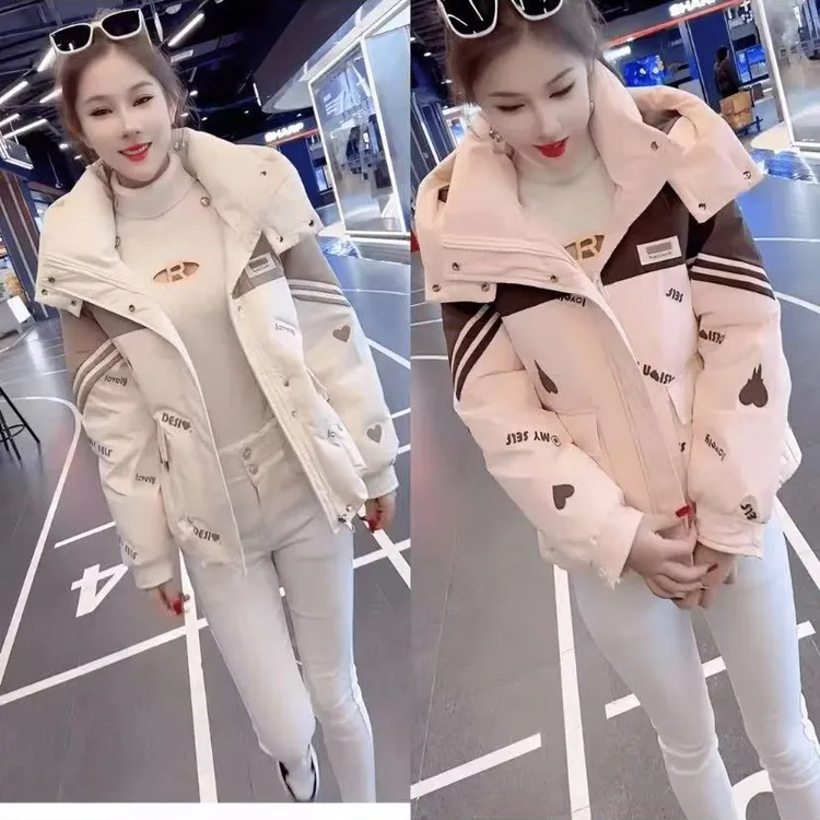 羽绒服拼色爱心短外套2024冬新款连帽小个子时尚宽松保暖羽绒棉服