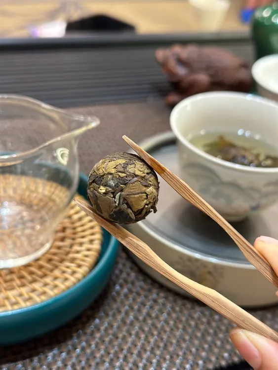 云南优质茶园大叶种白茶龙珠180克一罐