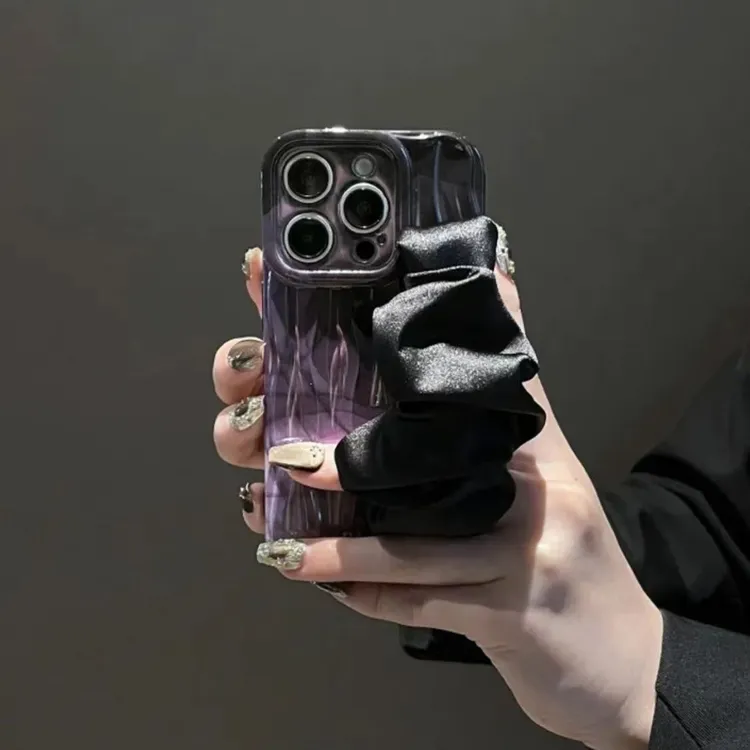 韩系ins高级感黑色腕带苹果15pro手机壳iPhone14保护套13斜挎12女