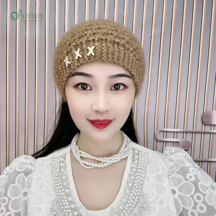 2024秋冬新款高级感松鼠绒发带盖白发保暖毛线帽马吸汗遮毛绒发箍