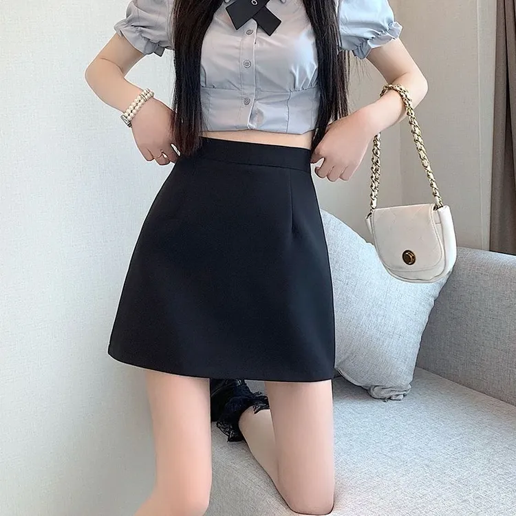 梨形身材半身裙女春秋新款西装a字半裙高腰显瘦遮胯短裙黑色裙子