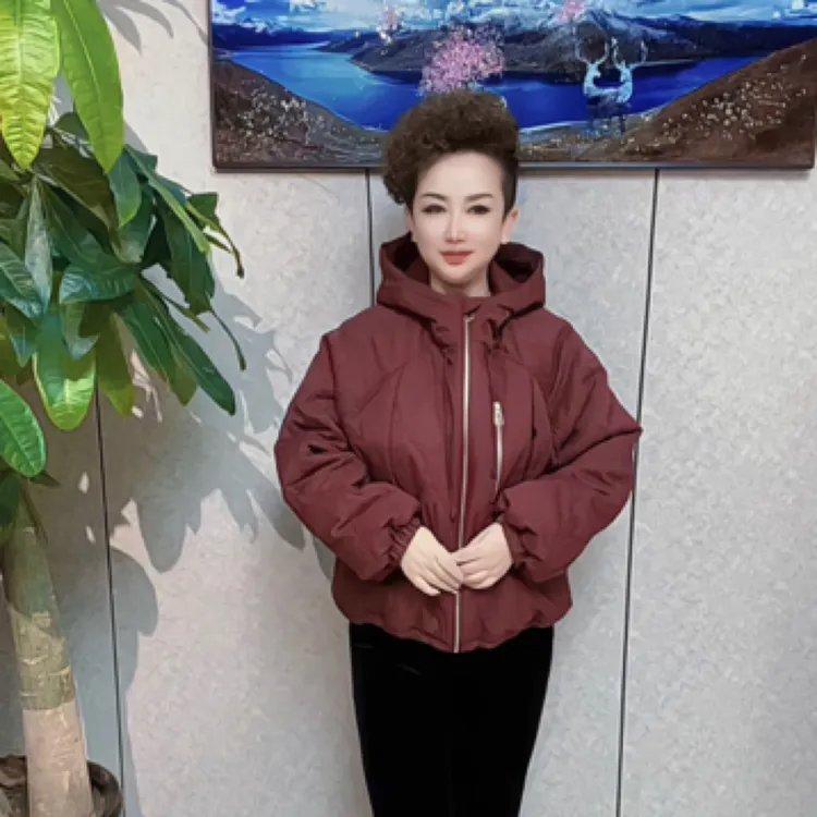 时尚短款棉服冬季女款连帽休闲加厚纯色保暖女士百搭潮流