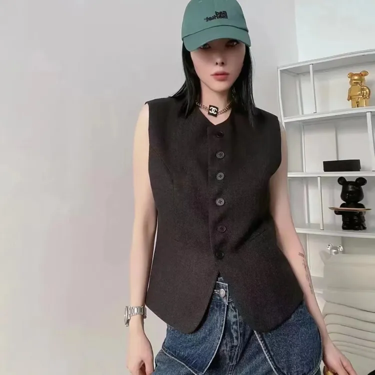 黑色修身西装马甲女夏季设计感小众外穿短款叠穿马夹背心无袖外套