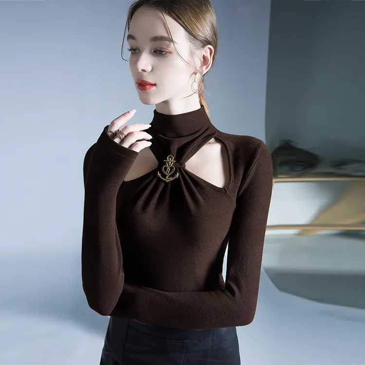 设计感金属扣别致高领上衣冬季新款时尚镂空打底衫修身性感小衫