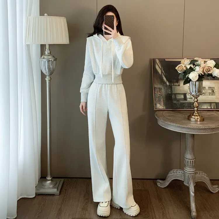 薏丝妮早秋穿搭减龄套装女时尚气质收腰连帽卫衣阔腿裤两件套