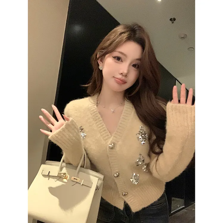周周【邱肉瑶】清冷与璀璨共舞*亮片bling开衫毛衣