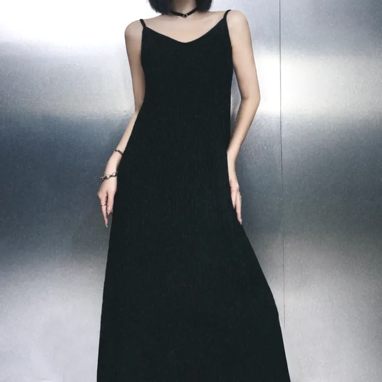 【压褶肩带裙】8249-女款显瘦气质黑色女装连衣裙