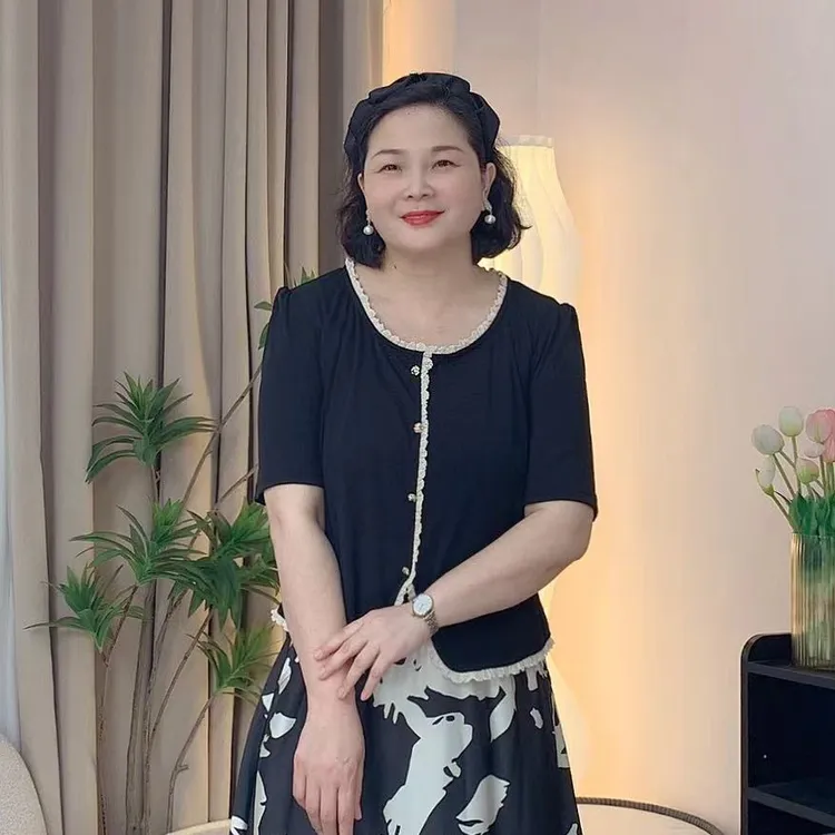 A5【上衣】新款夏季气质夏季显瘦设计感小香风法式小花边百搭T恤