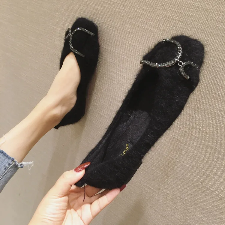 2026年秋冬新款毛毛鞋女外穿韩版方头平底鞋黑色加绒豆豆鞋女大码