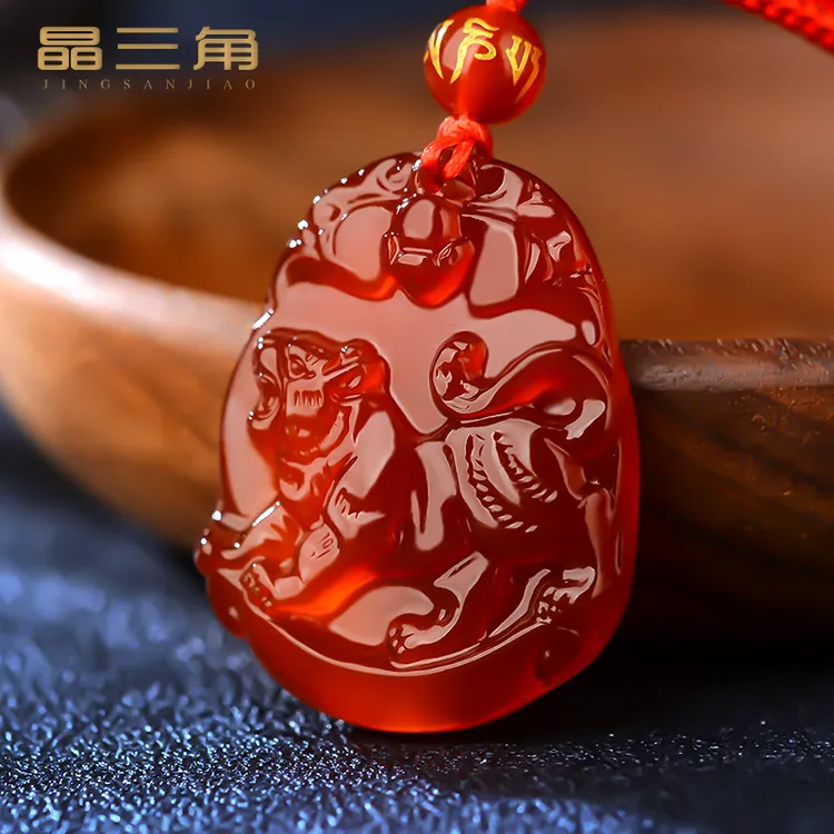 天然红玛瑙十二生肖吊坠女属虎本命年挂件兔年护身符水晶项链玉石