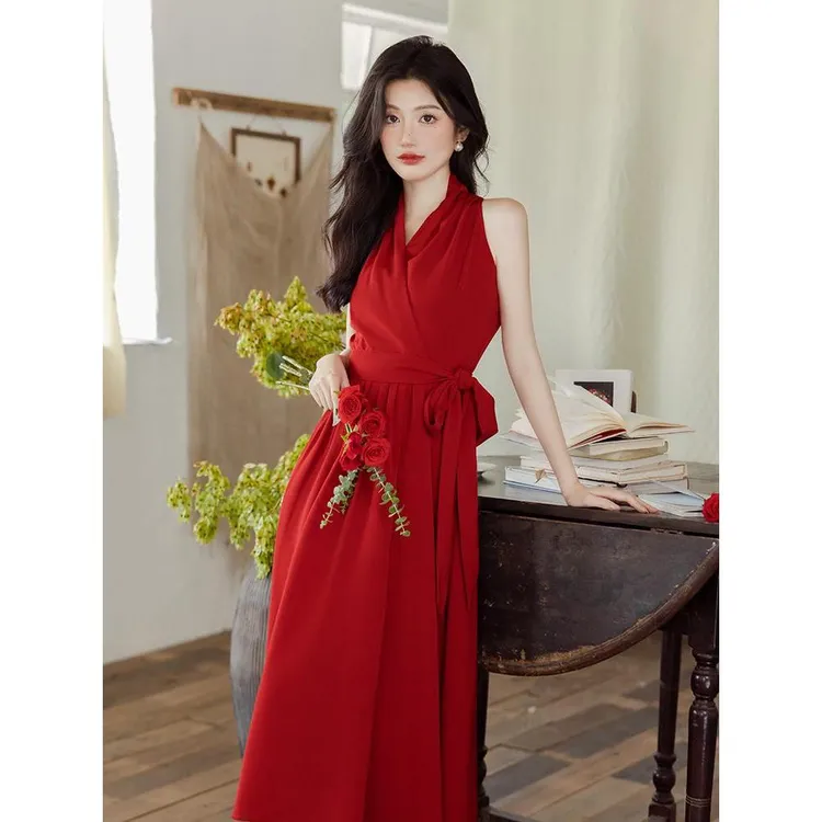赫本红裙港风挂脖吊带连衣裙高冷御姐风气质女装高级感裙子女夏季