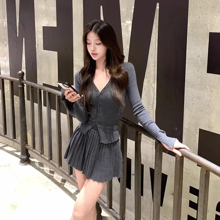 美式复古收腰显瘦针织长袖开衫百褶短裙套装女2025秋季新款两件套