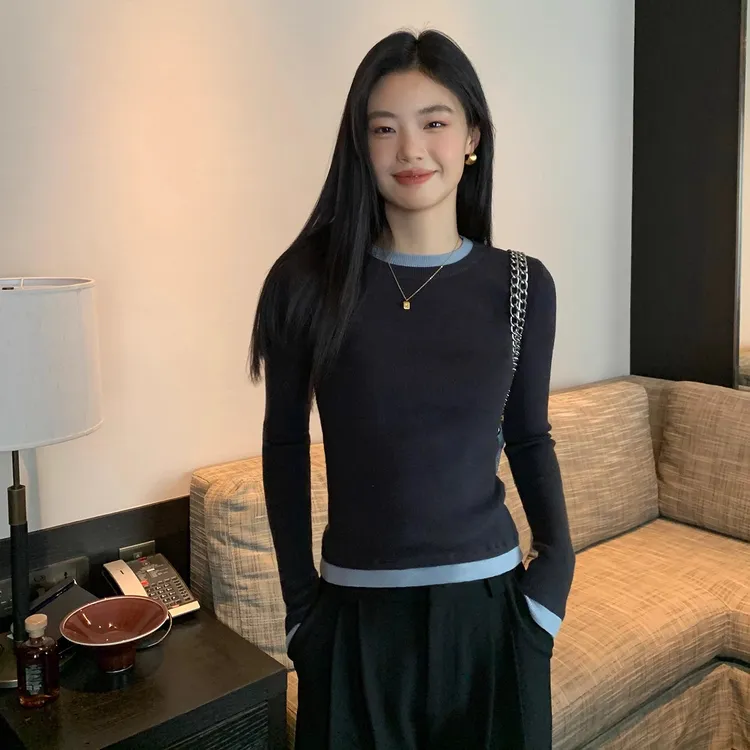 撞色圆领套头针织衫女秋冬修身显瘦时尚百搭打底毛衣内搭长袖上衣