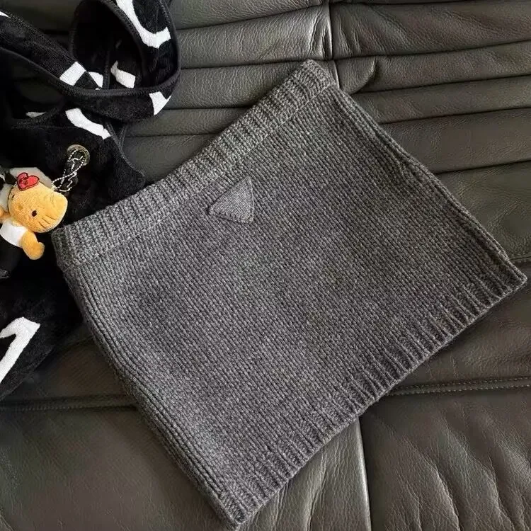 2025秋冬新款小众设计3角标毛线短款洋气百搭休闲小半裙