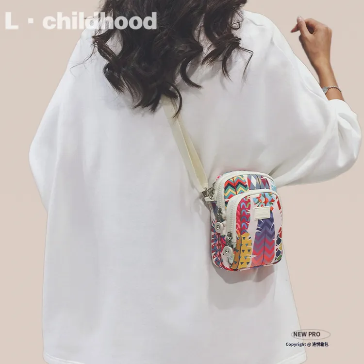 春夏装手机的小包包散步小包尼龙帆布斜挎包竖款印花小挎包休闲潮