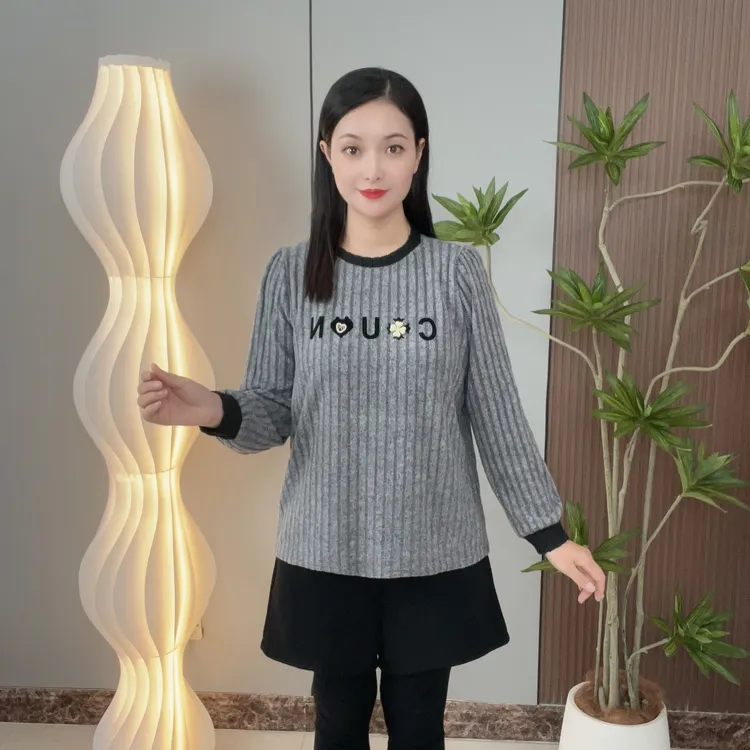 新款胸针秋冬打底磨毛时尚百搭气质遮肉显瘦大码上衣200斤