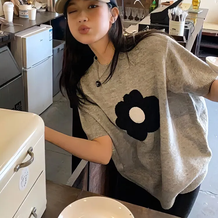韩版灰色短袖t恤女夏季慵懒风宽松显瘦花朵毛巾绣正肩体恤上衣女
