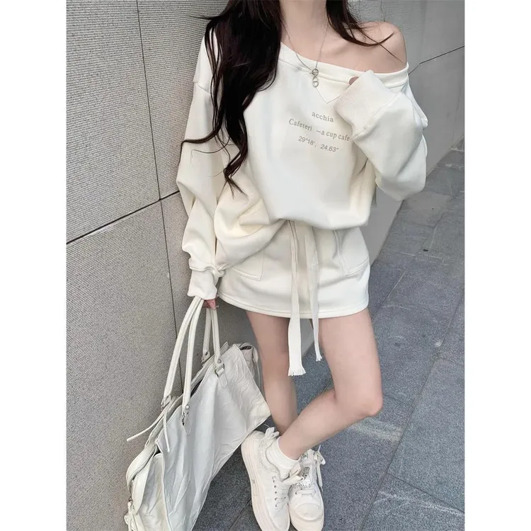 一字领字母印花卫衣女秋季新款高腰简约休闲百搭抽绳半身裙两件套