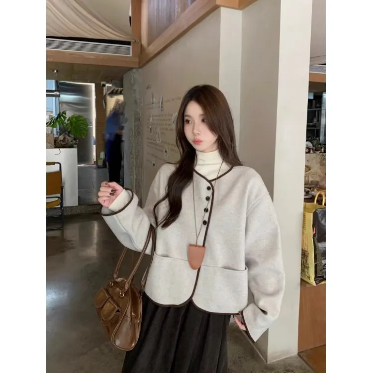 美达豆豆韩版秋冬设计感落肩袖宽松外套女复古撞色边圆领毛呢外套