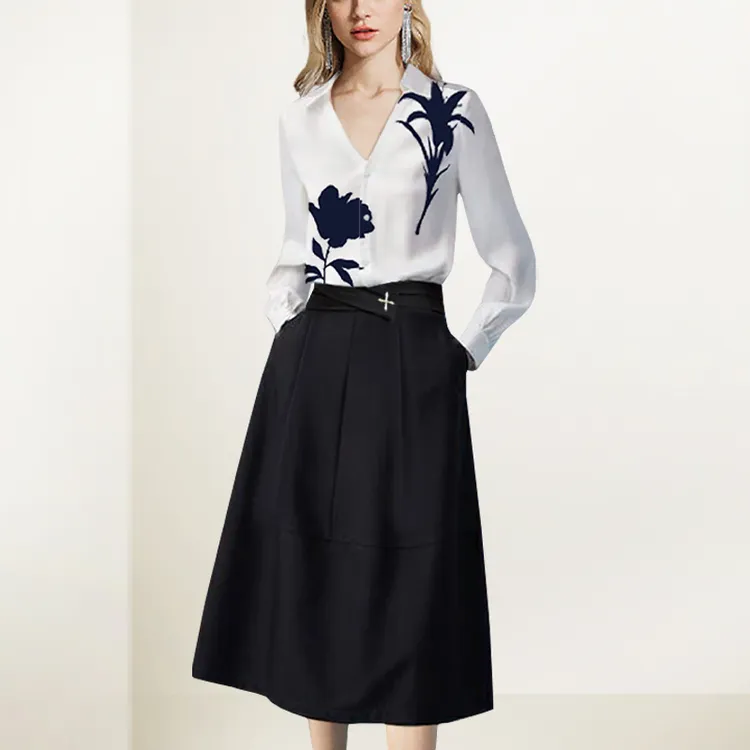 气质法式套装裙女2025年秋装新款白色印花衬衫黑色半身裙两件套潮