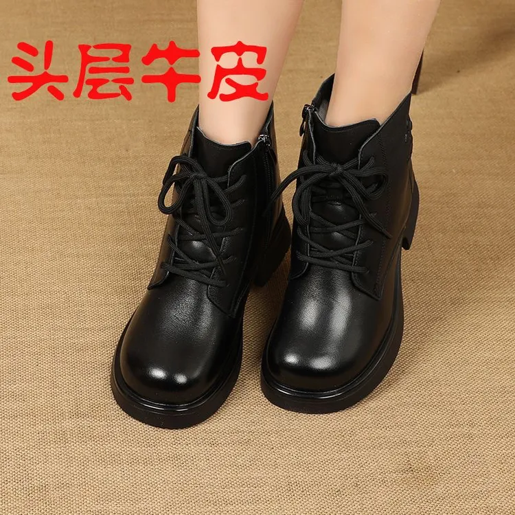 2024冬季新款英伦风马丁靴真皮加绒羊毛短靴中跟软底皮毛一体棉鞋