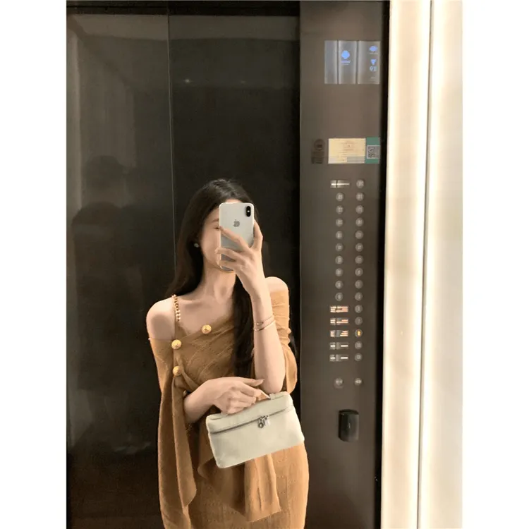 慵懒风宽松早秋穿搭女时尚露肩上衣套装裙子两件套春秋小个子辣妹