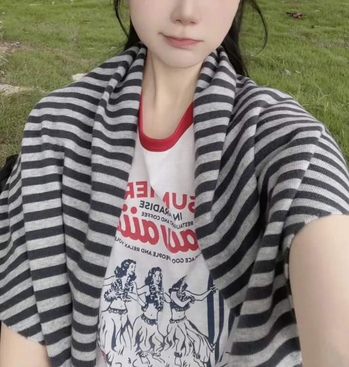氛围感秋冬网红外搭披肩含有羊毛混纺女韩版百搭高级感三角大披肩
