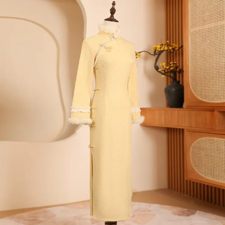 2024新款高级感加绒加厚长袖连衣裙黄色旗袍秋冬季改良年轻款少女