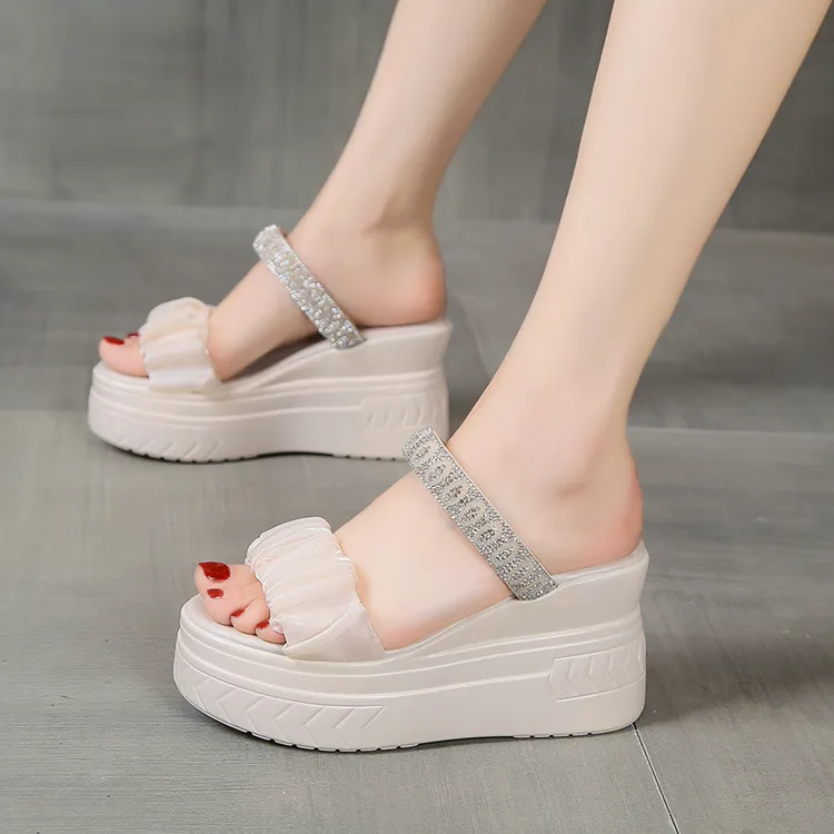 仙女风水钻拖鞋女2025年夏季新款爆款松糕厚底增高时尚小众一字拖