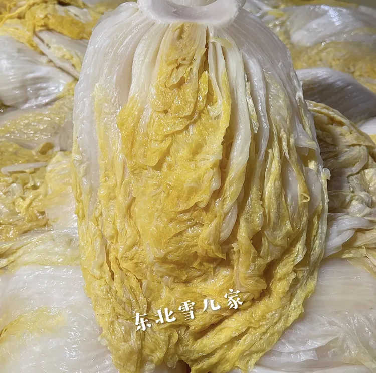 东北正宗发酵大缸酸菜棵食用腌制