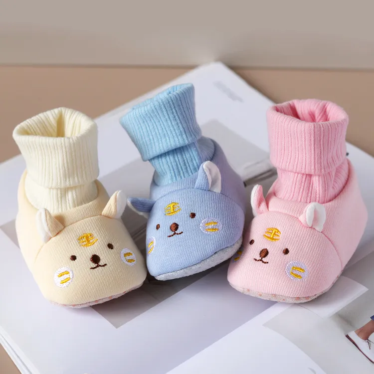 婴儿鞋秋冬软底鞋袜新生儿鞋0-6-12个月防掉外出地板鞋虎头鞋