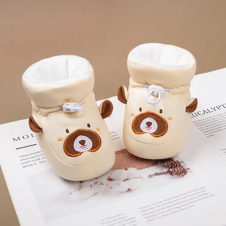 冬季新生儿加绒棉鞋0-9婴儿鞋可爱熊软底不掉宝宝鞋加厚保暖护脚6