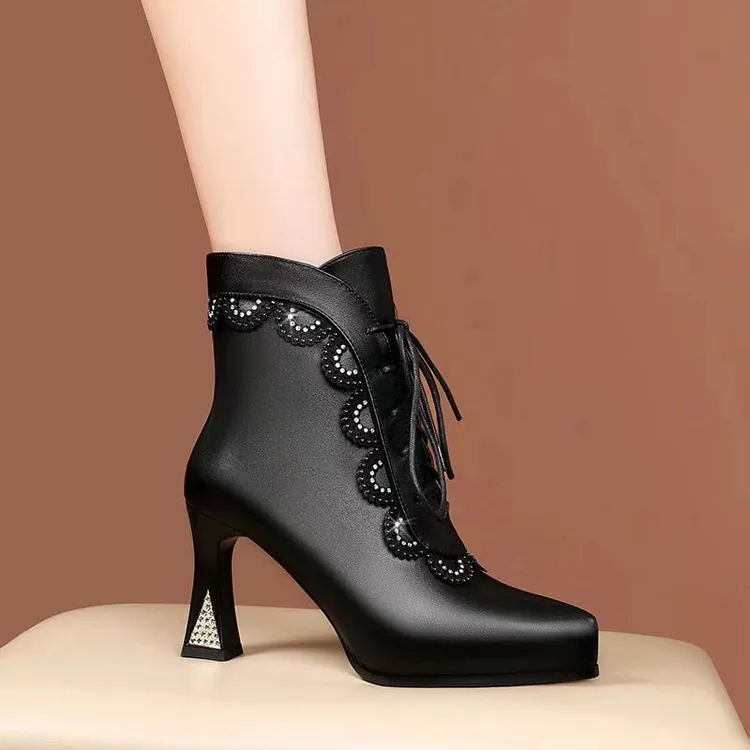 真软皮绑带马丁靴2024年新款高跟鞋洋气黑色防水台短靴女靴子