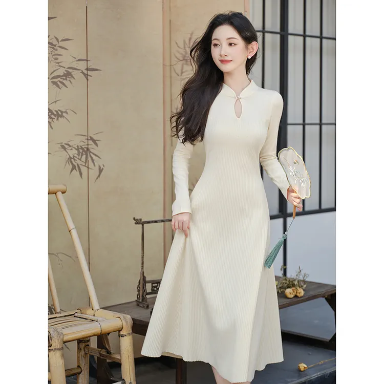 法式温柔风气质珍珠扣打底针织连衣裙&毛线流苏披肩外搭8141