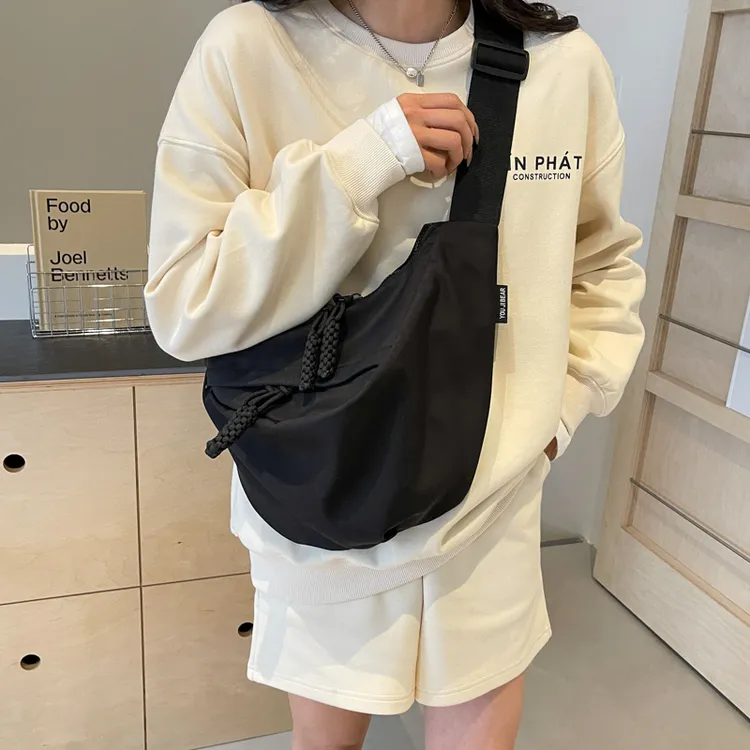 2025新款时尚休闲百搭运动简约潮流日系轻便单肩斜跨轻便肩包2366