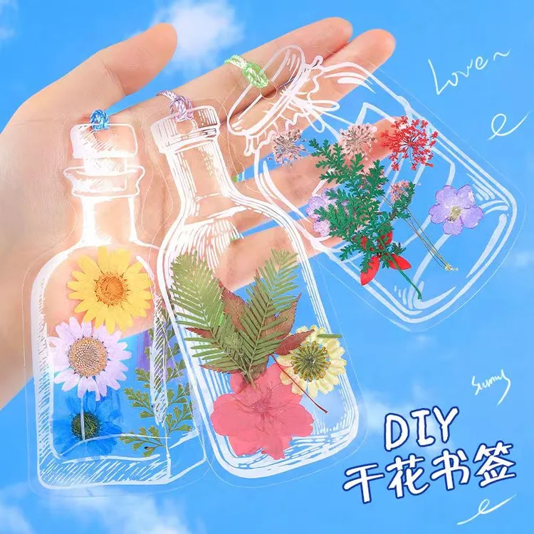 DIY手工自制书签把春天装在瓶子里透明瓶子植物标签干花树叶便签