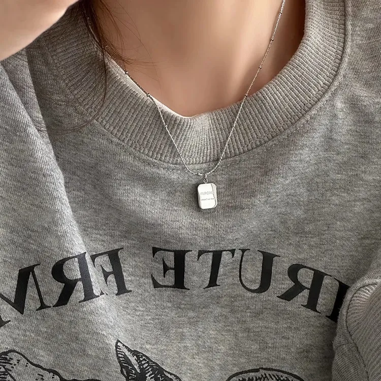 钛钢吊坠 钛钢字母方牌项链时尚气质锁骨链个性百搭金属风项饰女商品图