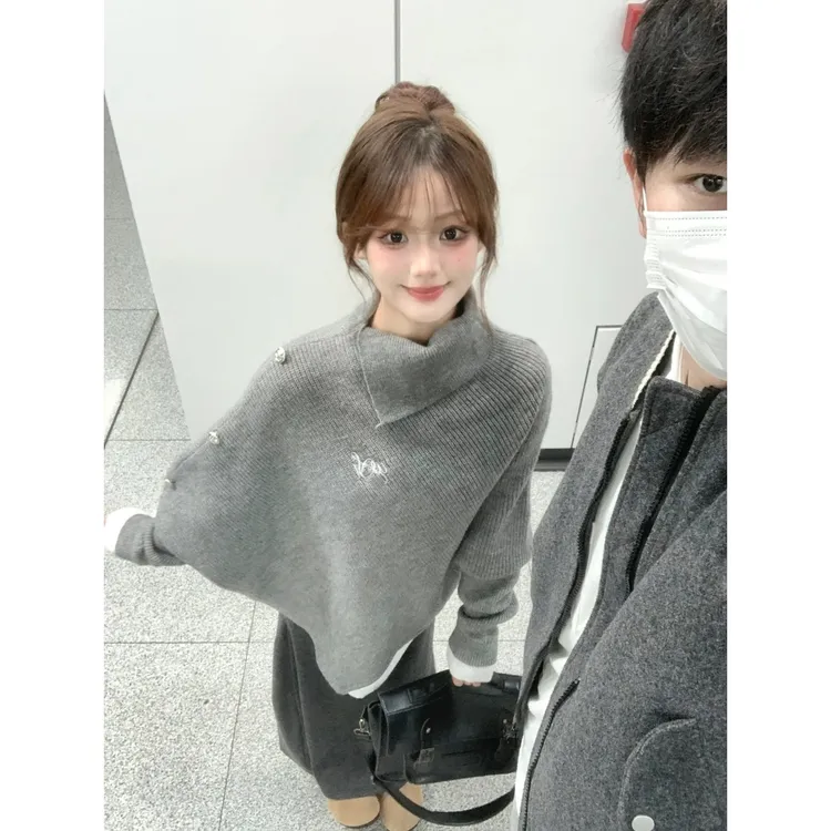 MARIE.COCO小众设计感不规则高领斗篷毛衣穿搭半身裙女秋冬两件套