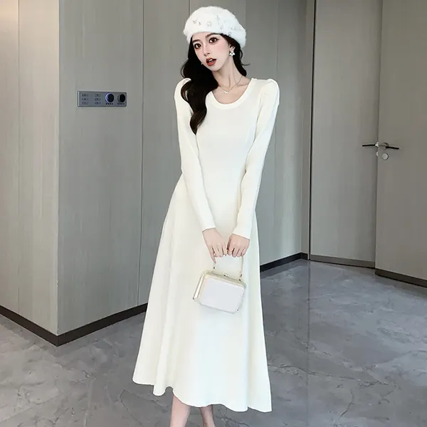 针织连衣裙秋冬新款中长款圆领内搭修身高级感洋气质显瘦收腰裙子