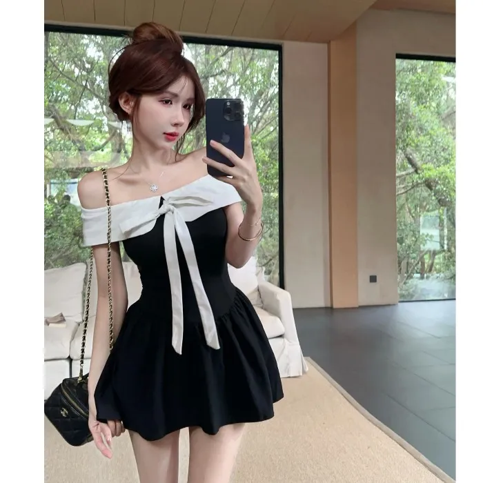 纯欲气质黑白拼色修身大摆短裙一字领抹胸时尚连衣裙