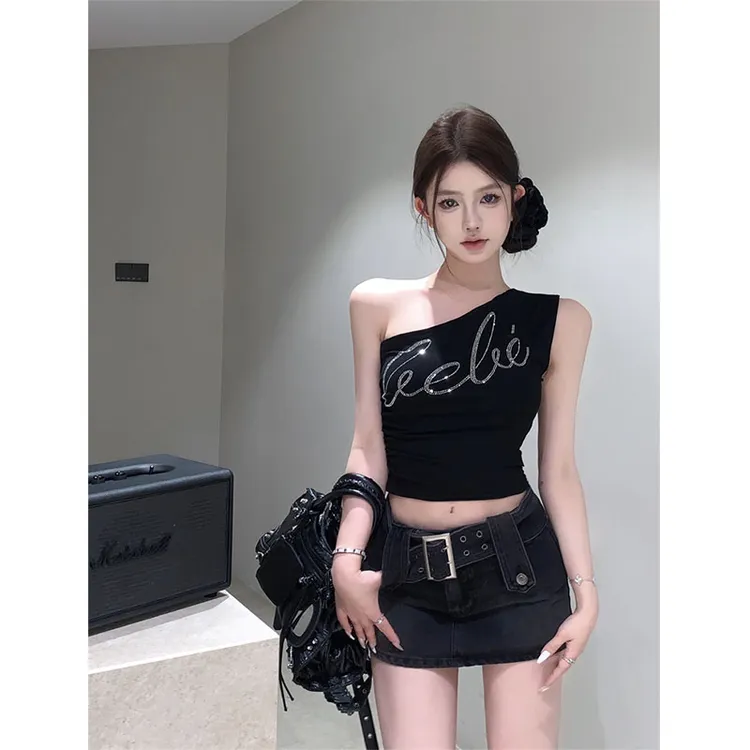复古不对称显瘦字母烫钻斜肩辣妹背心衣女高腰设计感牛仔包臀短裙