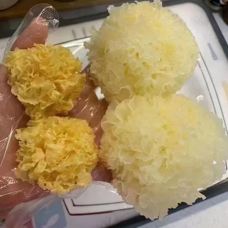 椴木小银耳一包半斤，可以用来煮甜汤。